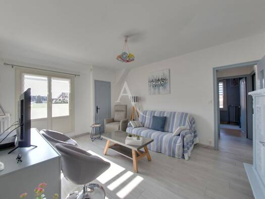 Appartement à vendre 124 775 € 4 pièces 3 chambres 71 m² Étage 4/4 Palais de Justice-Saint Eusebe-Pont Auxerre 89000