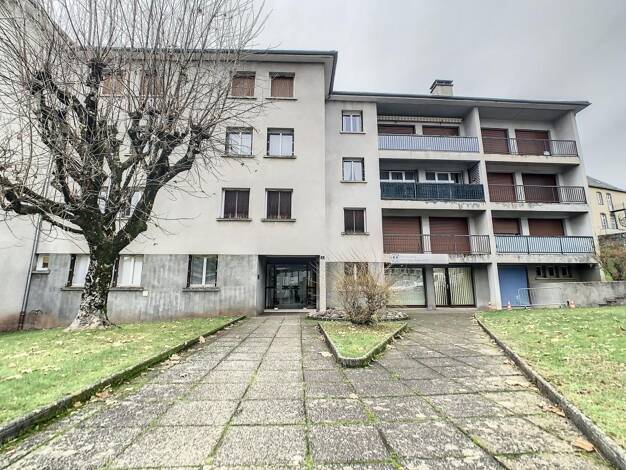 Appartement à louer 500 € 2 pièces 1 chambre 57,3 m² 2ème étage Mauriac 15200