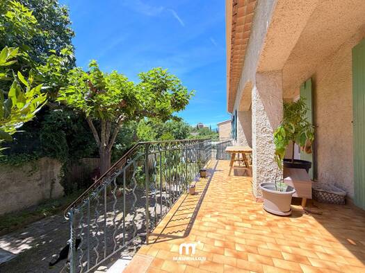 Maison de plain-pied à vendre 370 000 € 4 pièces 3 chambres 122 m² 413 m² de terrain Grambois 84240