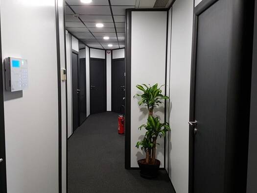 Autres à louer 2 390 € 140 m² Les Milles Aix-en-Provence 13290