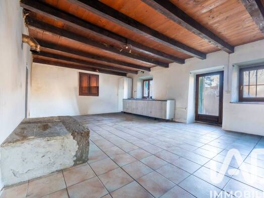 Maison à vendre 199 000 € 3 pièces 2 chambres 90 m² 1 564 m² de terrain Magland 74300