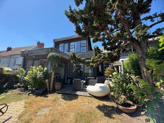 Maison à vendre 598 500 € 7 pièces 4 chambres 134 m² 290 m² de terrain Perverie Nantes 44300