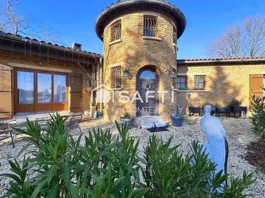 Maison à vendre 559 000 € 8 pièces 5 chambres 258 m² Salles-Arbuissonnas-en-Beaujolais 69460