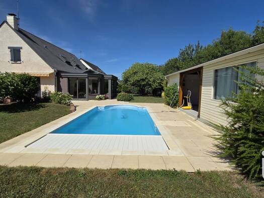 Maison à vendre 518 000 € 10 pièces 5 chambres 195 m² 805 m² de terrain Zones d'Activités-Campagne Ancenis 44150