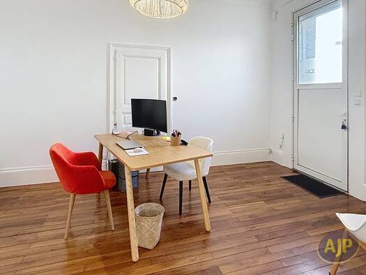 Local commercial à louer 550 € 49 m² de surface de vente Pentagone La Roche-sur-Yon 85000