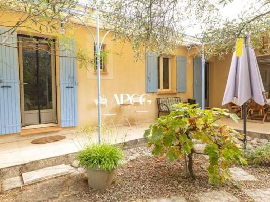 Maison de plain-pied à vendre 365 000 € 3 pièces 2 chambres 124 m² 890 m² de terrain Mirabel-aux-Baronnies 26110