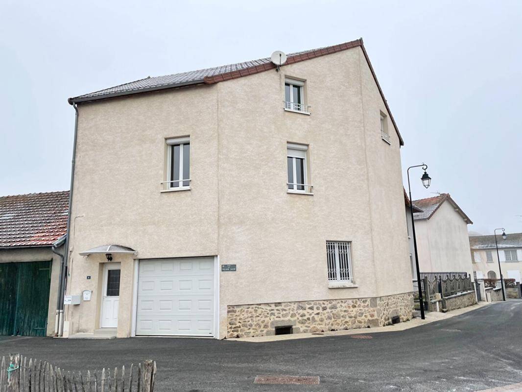 Maison à vendre, 127m², LE MAYET DE MONTAGNE