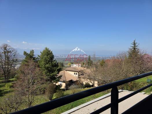 Maison à louer 2 900 € 5 pièces 4 chambres 140 m² 653 m² de terrain Collonges-sous-Salève 74160