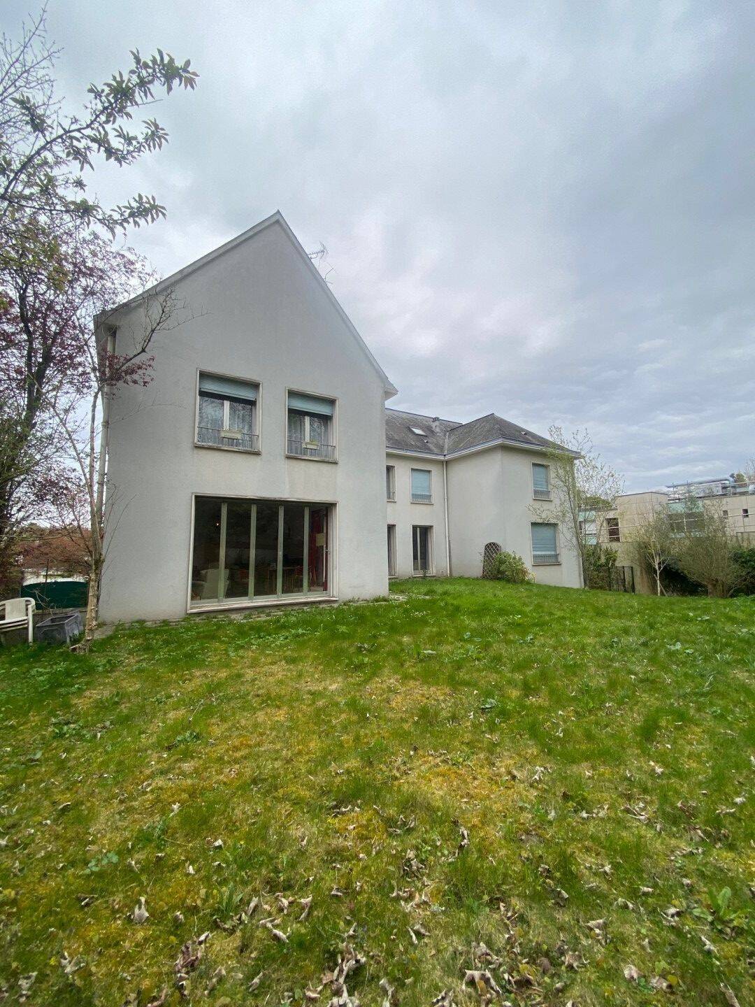 Maison à vendre, 234m², MARNES LA COQUETTE