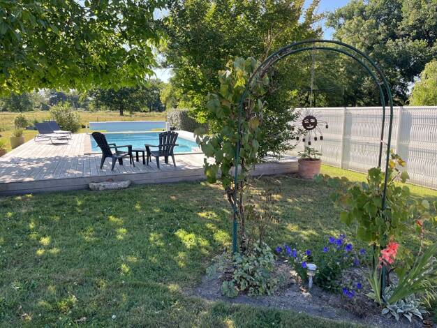 Maison à vendre 480 000 € 8 pièces 4 chambres 262 m² 1 610 m² de terrain Blaye 33390