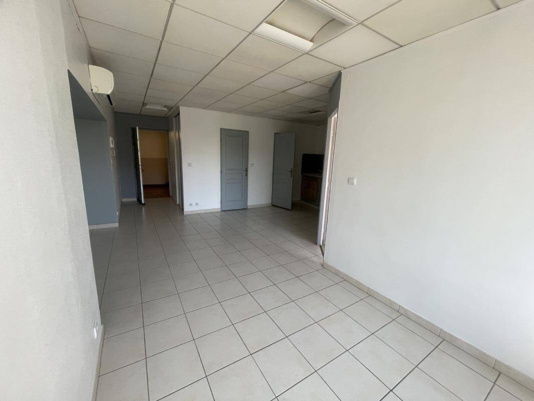 Maison à louer, 42m², SAINT MAXIMIN LA SAINTE BAUME