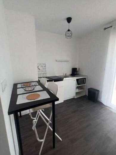 Appartement à louer 485 € 1 pièce 20 m² RDC Centre Ville-Pommiers Chambray-Lès-Tours 37170