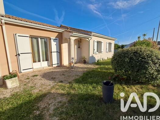 Maison de plain-pied à vendre 180 000 € 4 pièces 3 chambres 98 m² 732 m² de terrain Mareuil 16170