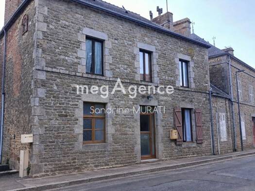 Maison de ville à vendre 88 000 € 7 pièces 5 chambres 110 m² Hardanges 53640