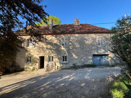 Maison à vendre 219 000 € 7 pièces 5 chambres 191 m² 1 413 m² de terrain Menotey 39290