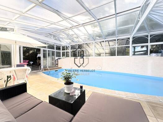 Maison à vendre 615 000 € 5 pièces 4 chambres 160 m² 442 m² de terrain Village Pierre Lais La Queue-en-Brie 94510