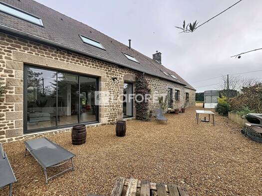 Maison à vendre 299 980 € 5 pièces 3 chambres 166 m² 1 980 m² de terrain Flers 61100