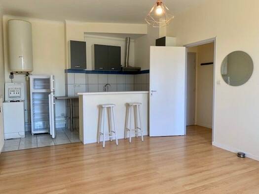 Appartement à vendre 72 000 € 2 pièces 1 chambre 43 m² Étage 1/3 Jeu du mail-Lestang-Saint Jean Pamiers 09100