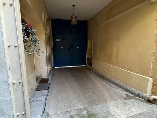 Local commercial à vendre 890 000 € 71,4 m² de surface de vente Archives Paris 3ème arrondissement 75003