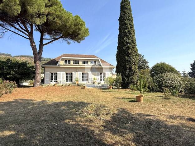 Maison à vendre 680 000 € 8 pièces 6 chambres 252 m² 9 000 m² de terrain La Voulte sur Rhone 07800