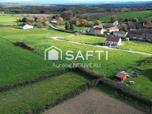 Terrain constructible viabilisé à vendre 24 000 € 561 m² de terrain Saint-Hilaire-la-Croix 63440