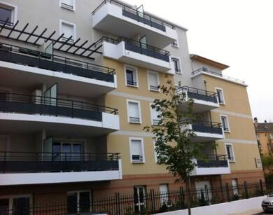 Appartement à louer 538 € 2 pièces 1 chambre 38 m² Étage 4/7 Centre Ancien Luce 28110