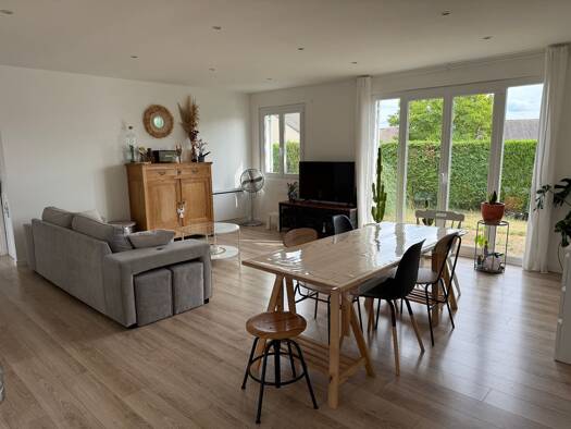 Maison de plain-pied à vendre 235 000 € 4 pièces 2 chambres 80 m² 490 m² de terrain Villeneuve-les-Sablons 60175