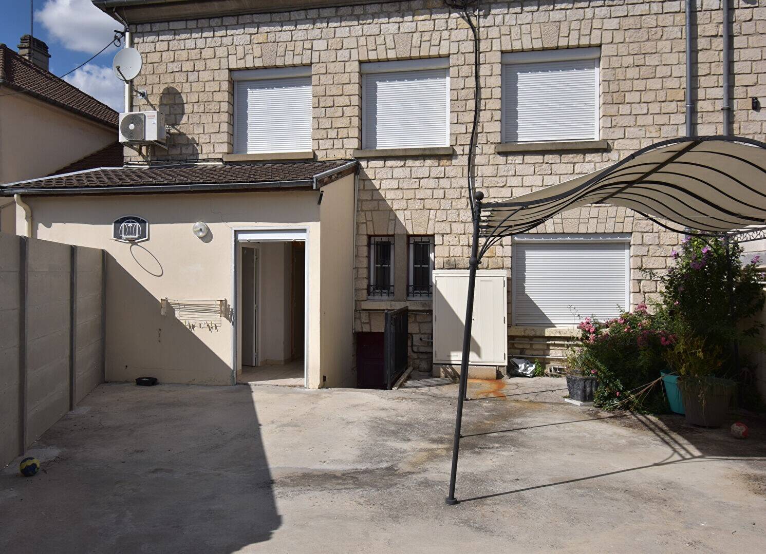 Maison à louer, 164m², BRIENNE LE CHATEAU