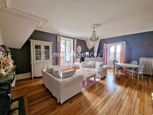 Duplex à vendre 215 000 € 4 pièces 3 chambres 131 m² Étage 2/2 Briand Leclerc Sens 89100