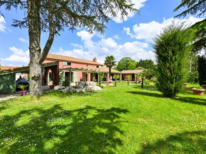 Maison à vendre, 223m², LE MAY SUR EVRE