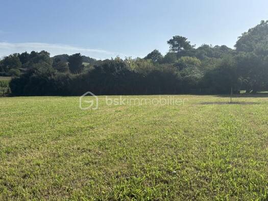 Terrain constructible viabilisé à vendre 150 000 € 884 m² de terrain Souraïde 64250