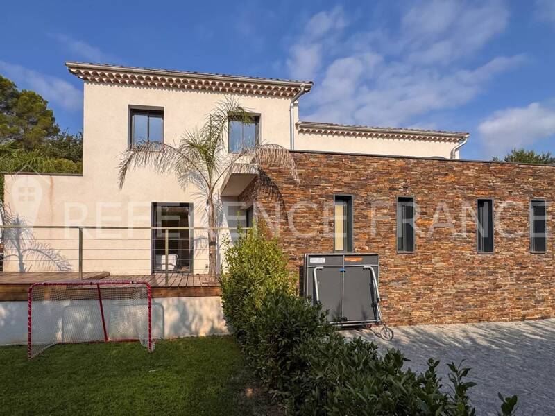 Maison à louer, 200m², MOUGINS