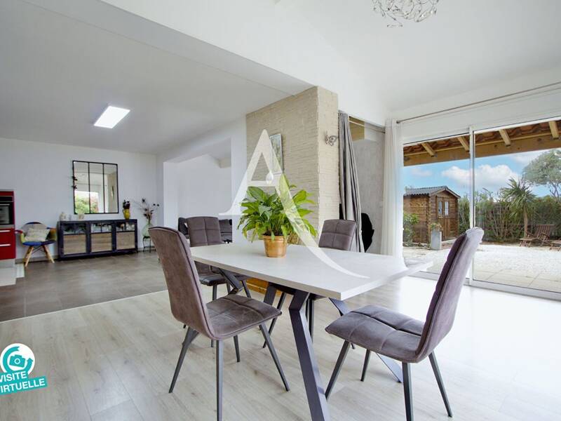 Maison à vendre, 95m², VIC LA GARDIOLE