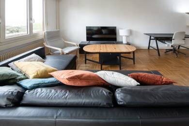 Appartement à louer 1 270 € 2 pièces 1 chambre 70 m² Étage 8/10 Ecully 69130
