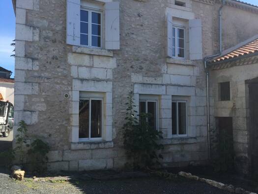 Villa à vendre 169 500 € 3 pièces 2 chambres 58 m² 250 m² de terrain Perigueux 24000