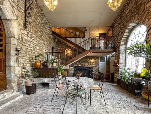 Maison à vendre 330 000 € 20 pièces 3 chambres 400 m² Salins-les-Bains 39110