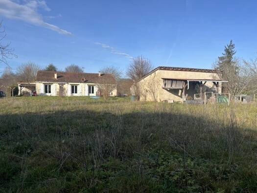 Maison de plain-pied à vendre 149 800 € 5 pièces 4 chambres 98 m² 2 915 m² de terrain Cherveix-Cubas 24390