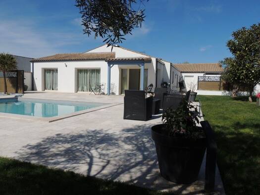 Maison de plain-pied à vendre 771 000 € 5 pièces 3 chambres 140 m² 725 m² de terrain Angoulins 17690