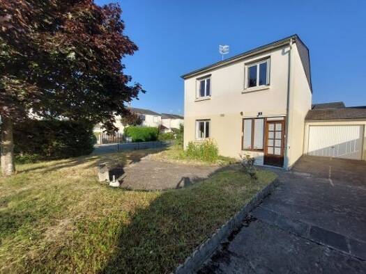 Maison à vendre 99 000 € 5 pièces 4 chambres 98 m² Périphérie du Centre Ville Saint-Amand-Montrond 18200