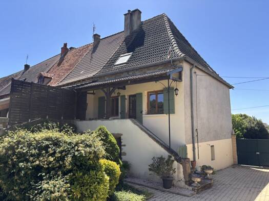 Maison à vendre 235 000 € 4 pièces 3 chambres 88 m² 1 640 m² de terrain Cluny 71250