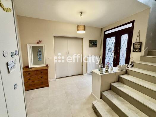 Maison de ville à vendre 269 000 € 8 pièces 6 chambres 190 m² 541 m² de terrain Mazières Bourges 18000