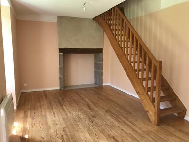 Appartement à louer 435 € 3 pièces 2 chambres 61 m² Étage 1/2 Lascelle 15590