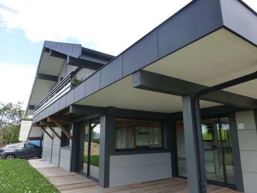 Maison à louer 3 950 € 6 pièces 4 chambres 250 m² 1 000 m² de terrain Fillière 74370