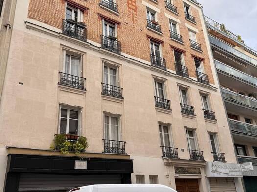 Appartement à vendre 1 075 000 € 5 pièces 3 chambres 116 m² Étage 2/6 Secrétan Paris 19ème arrondissement 75019