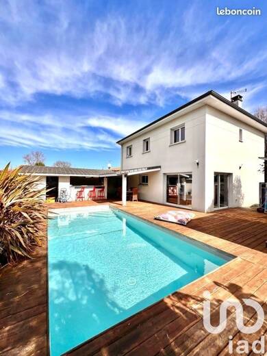 Maison à vendre 469 000 € 5 pièces 4 chambres 135 m² 325 m² de terrain Centre Parempuyre 33290