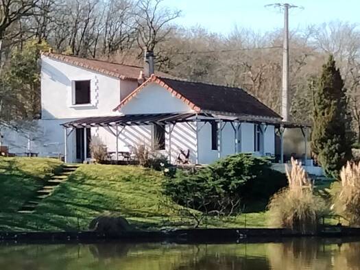 Maison à vendre 180 000 € 4 pièces 3 chambres 114 m² 2 065 m² de terrain Availles-Limouzine 86460