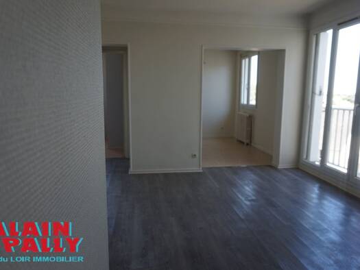 Appartement à vendre 39 500 € 2 pièces 1 chambre 50 m² Étage 4/5 Châteaudun 28200