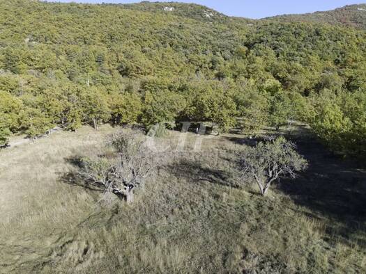 Terrain constructible viabilisé à vendre 69 000 € 239 m² de terrain Aiguines 83630