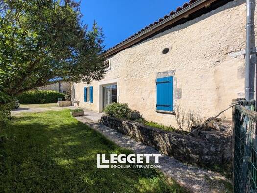 Maison à vendre 213 000 € 6 pièces 4 chambres 165 m² 3 190 m² de terrain Condéon 16360