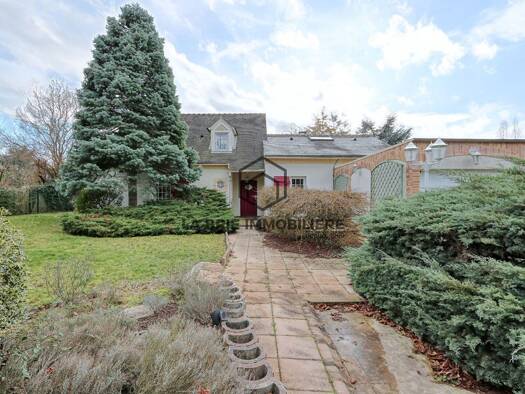 Maison à vendre 509 000 € 7 pièces 5 chambres 169 m² 1 411 m² de terrain Vieux Village-Murs du Parc Marolles-en-Brie 94440